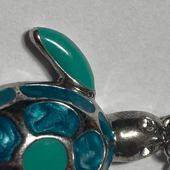 Cute Little Turtle Charm Pendant Necklace - Picture 3 of 14